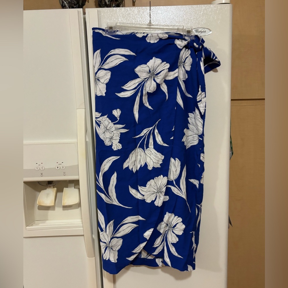Mango Blue and White Floral Swim Sarong